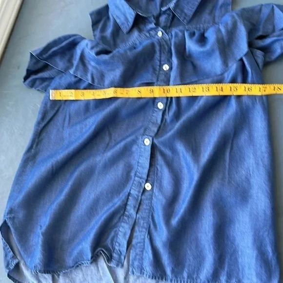 Denim Sleeveless Flutter Button Up Size Large - Picture 9 of 10